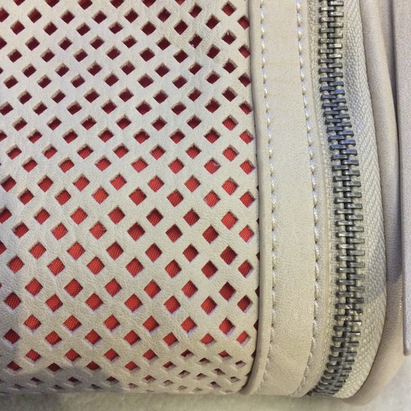 Steve Madden large vegan leather shoulder bag - Picture 10 of 12